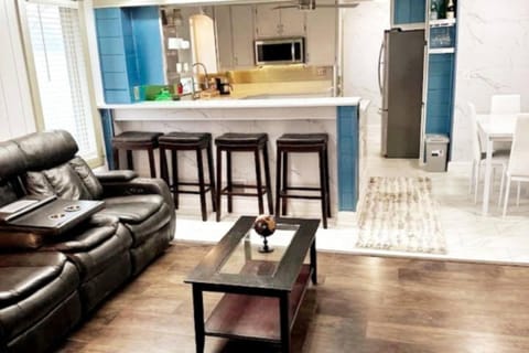 Kitchen or kitchenette, Living room, Dining area, microwave, minibar