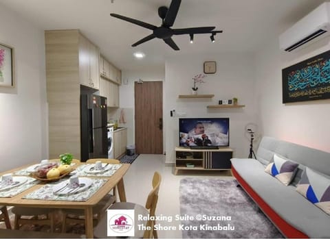 Communal lounge/ TV room, TV and multimedia, Living room, Seating area, fireplace, air conditioner