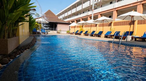 Swimming pool