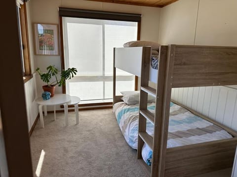 Happy Nomad House in St Helens