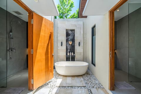 Villa St Lau - Signature 3BR Hideaway in Ubud Villa in Sukawati