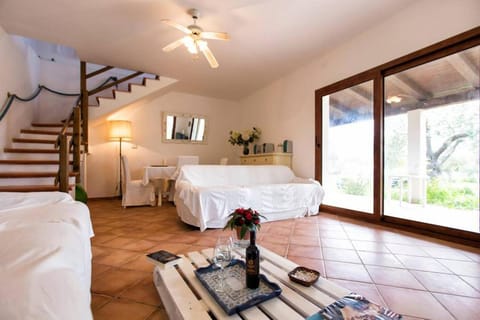 Living room, Photo of the whole room, Seating area, Dining area