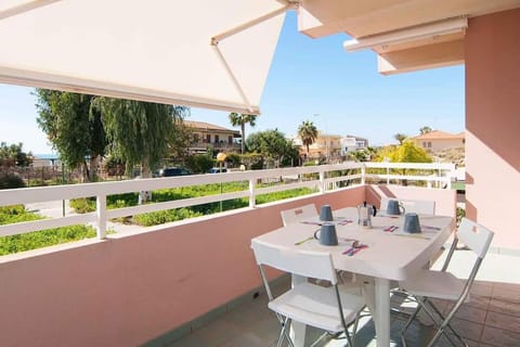 Property building, View (from property/room), Balcony/Terrace