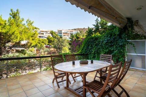 Patio, Day, Garden, View (from property/room), Balcony/Terrace, Dining area, Garden view