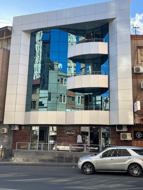 Property building, Facade/entrance
