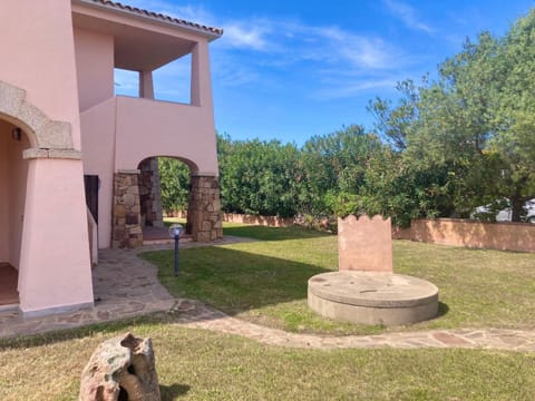 Facade/entrance, Garden