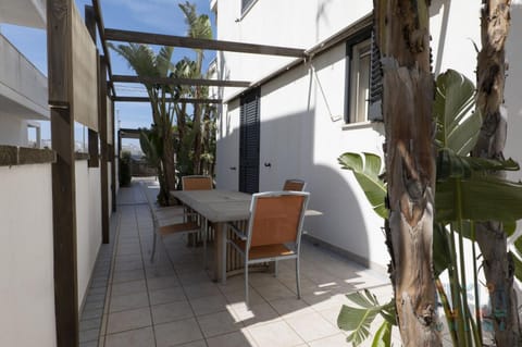 Patio, Day, View (from property/room), Balcony/Terrace, Living room, Seating area, Dining area