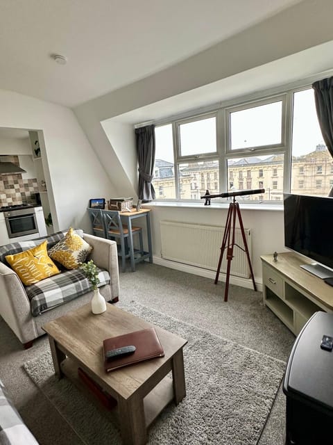 Communal lounge/ TV room, TV and multimedia, Living room