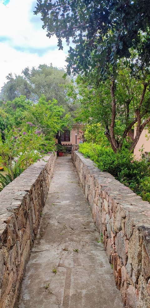 Property building, Facade/entrance, Spring, Day, Neighbourhood, Natural landscape