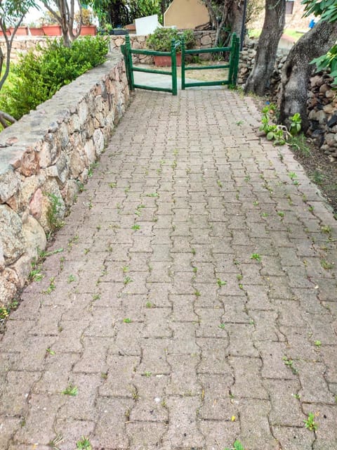 Property building, Facade/entrance, Day