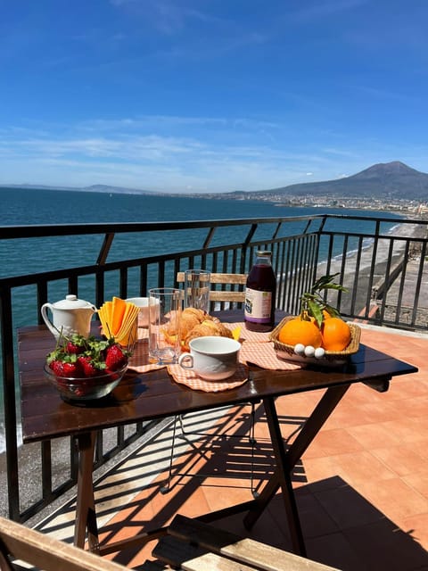 Sea view, Breakfast, Lunch