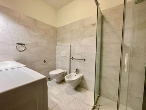 Toilet, Bathroom, washing machine