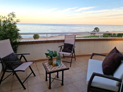 Patio, Day, Natural landscape, View (from property/room), Balcony/Terrace, Sea view