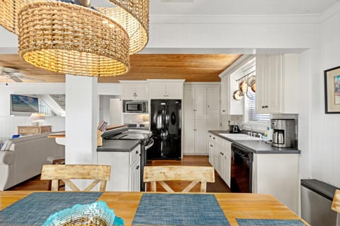 Kitchen or kitchenette, kitchen