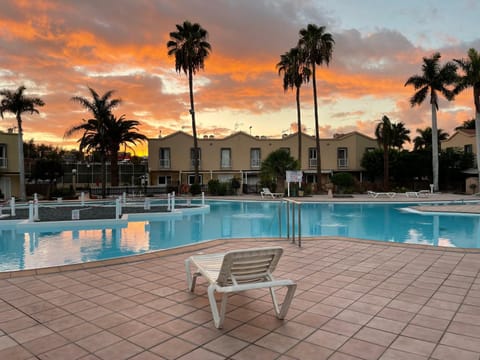 Swimming pool, Open Air Bath, Public Bath