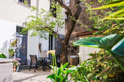 Garden, Balcony/Terrace