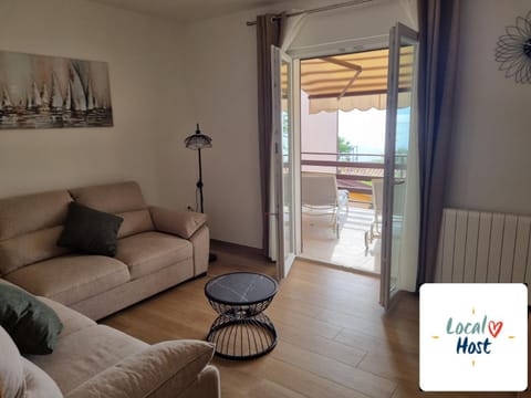 TV and multimedia, Living room, Seating area, Sea view