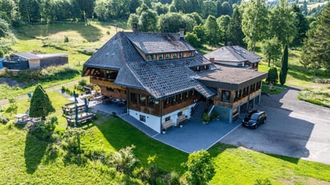 Property building, Spring, Day, Natural landscape, Bird's eye view, Garden, Garden view, Parking