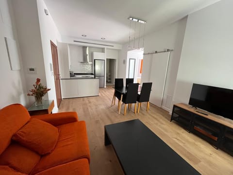 Communal lounge/ TV room, Kitchen or kitchenette, Living room, Dining area