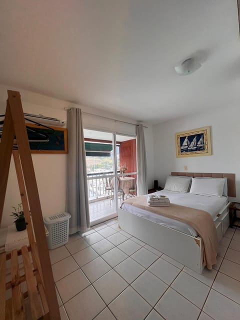 Bed, Photo of the whole room, Bedroom, air conditioner