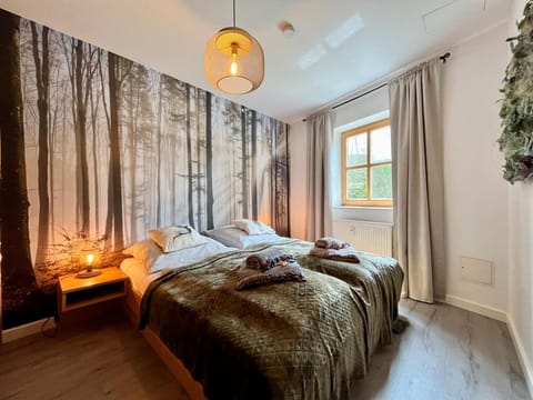 Bed, Bedroom, cot, towels