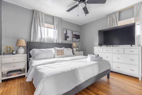 Westlake Escape Apartment in Westlake