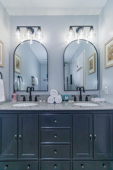 Newly Renovated 2nd Floor Condo! 2 bed, 2 bath - Waterway Village 5D House in Carolina Forest