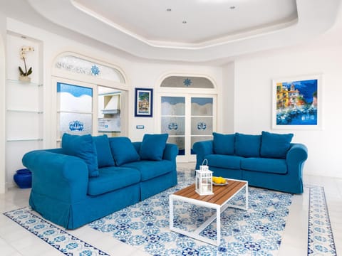 TV and multimedia, Living room, Decorative detail, Seating area, furniture, internet, air conditioner