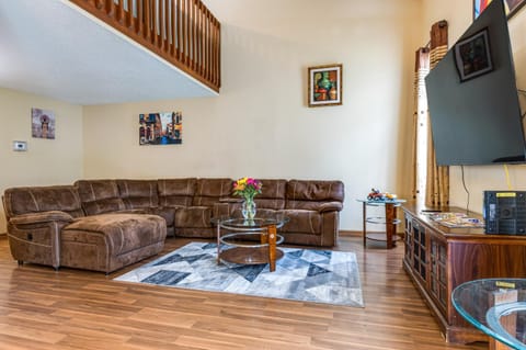 Indianapolis Vacation Rental about 7 Mi to Downtown! House in Indianapolis