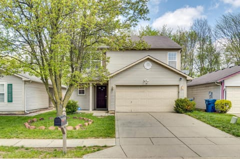 Indianapolis Vacation Rental about 7 Mi to Downtown! House in Indianapolis