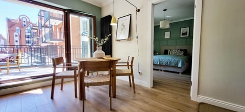 Komfortowy Apartament Przy Bramie Targowej z tarasem- Old Town Apartment in Pomeranian Voivodeship