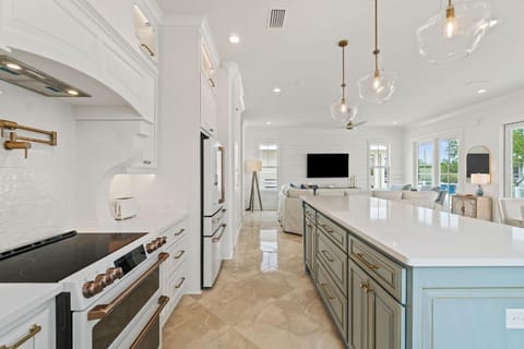 Battery 17 House in Orange Beach