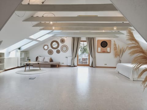 Seating area, Bedroom