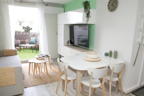 Communal lounge/ TV room, TV and multimedia