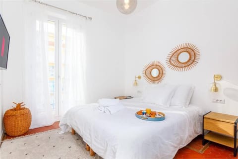 Luxury 3 Bd Aptment with Sea view Apartment in Cannes