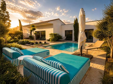 Property building, Garden, Garden view, Swimming pool, Sunset