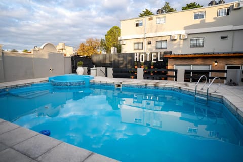 Swimming pool, Swimming pool
