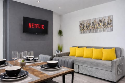 Living room, Dining area, Dinner