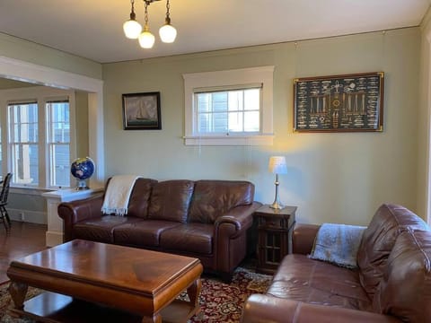 Historic Downtown Flat, # 1 Apartment in Astoria