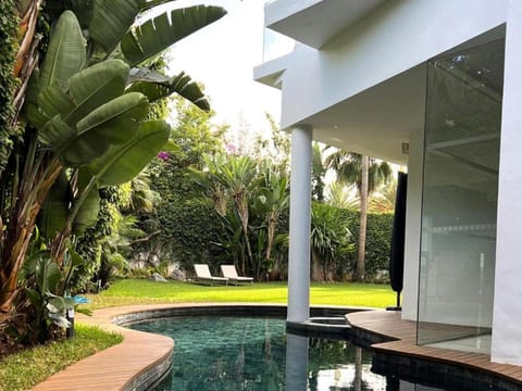 Property building, Day, Garden, Garden view, Pool view, Swimming pool, Open Air Bath, sunbed