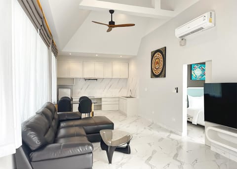 Communal lounge/ TV room, TV and multimedia, Kitchen or kitchenette, Living room