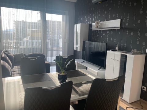 Day, Living room, Seating area