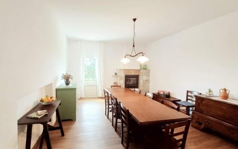 Dining area, flat iron