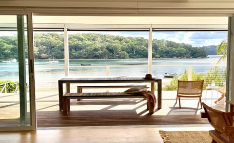 Day, Natural landscape, Balcony/Terrace, Seating area, Dining area, River view