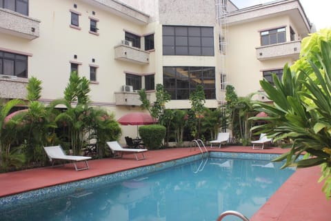Swimming pool