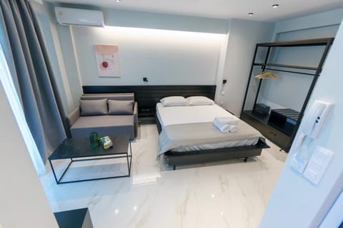 Bed, Photo of the whole room, Bedroom, towels