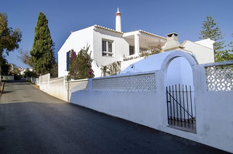 Property building, Facade/entrance, Off site