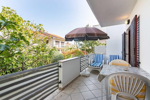 Balcony/Terrace, Seating area, Garden view