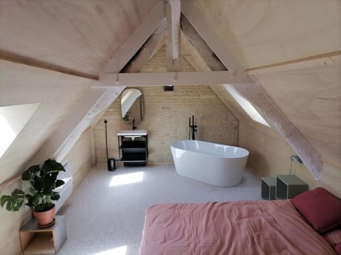 Bathroom, Bedroom