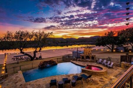 Beachfront Villa New Listing Intro Pricing House in Kingsland